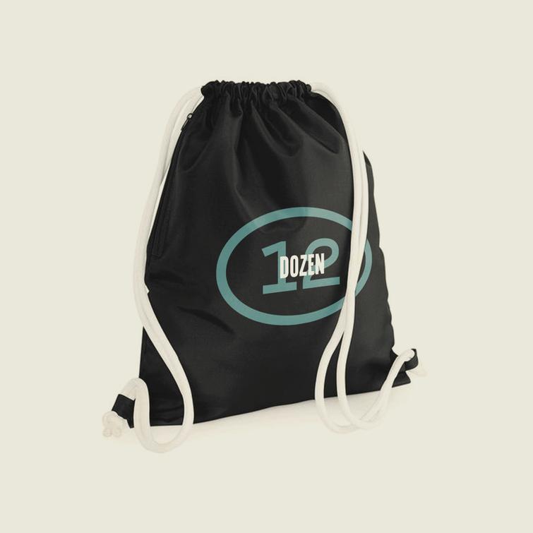 Jumppapussi Dozen logolla